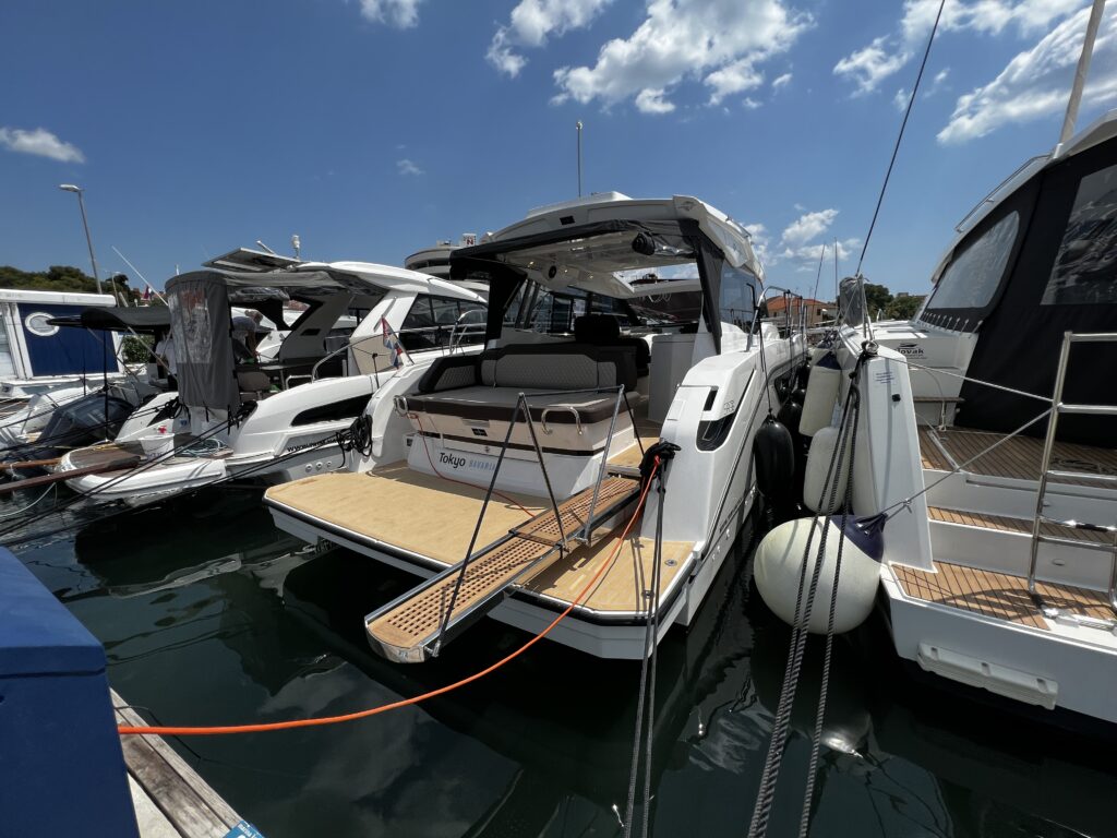 charter biograd