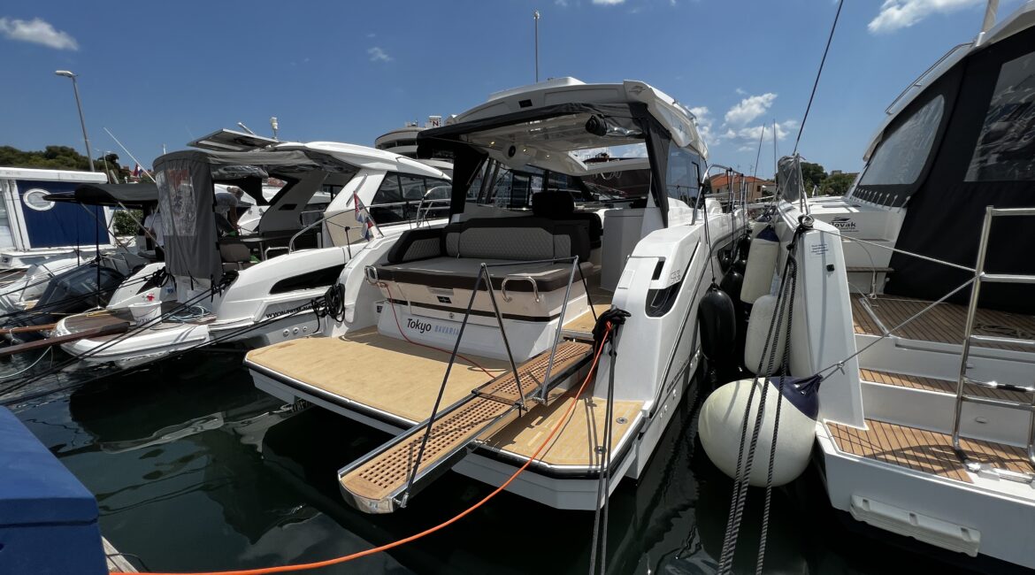 charter biograd