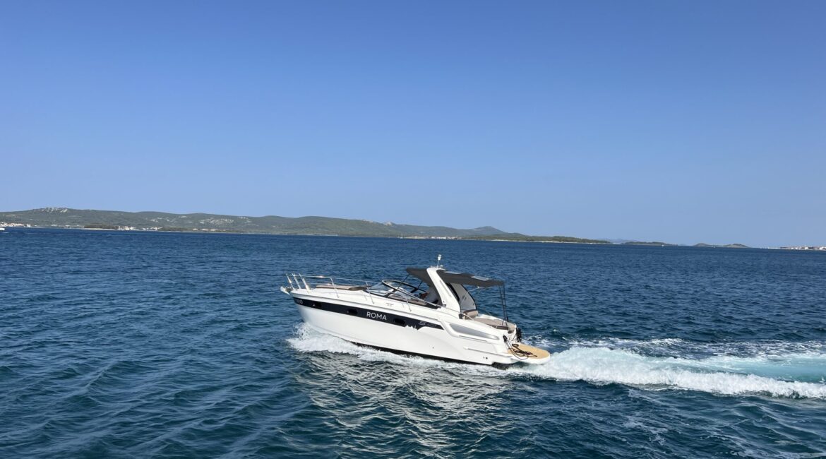 Bavaria S29 motor yacht Croatia